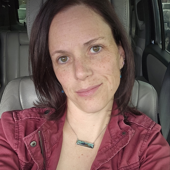 Meet your Posher, Heather - Picture 2 of 3